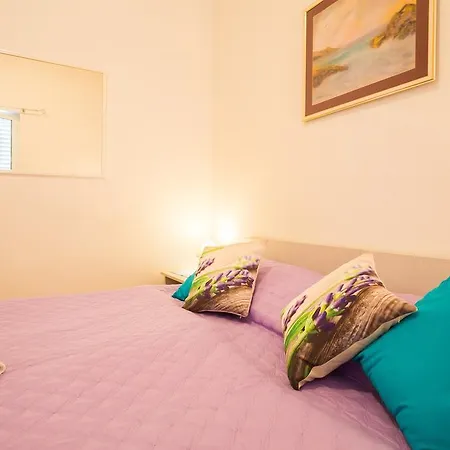 Sunshine Apartment *